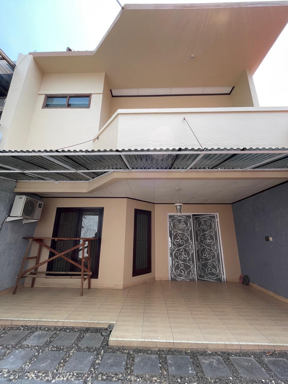 Rumah Disewakan Semi Furnished di Lippo Cikarang